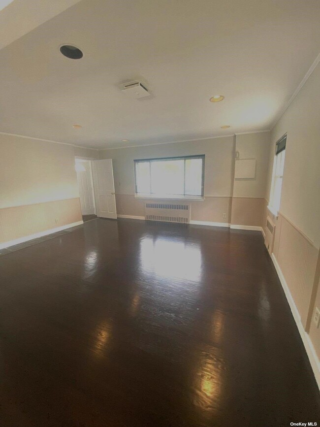 Building Photo - 1412 Wantagh Ave