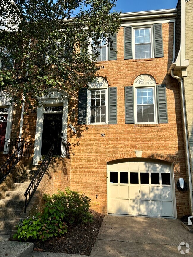 Building Photo - 2057 Pieris Ct