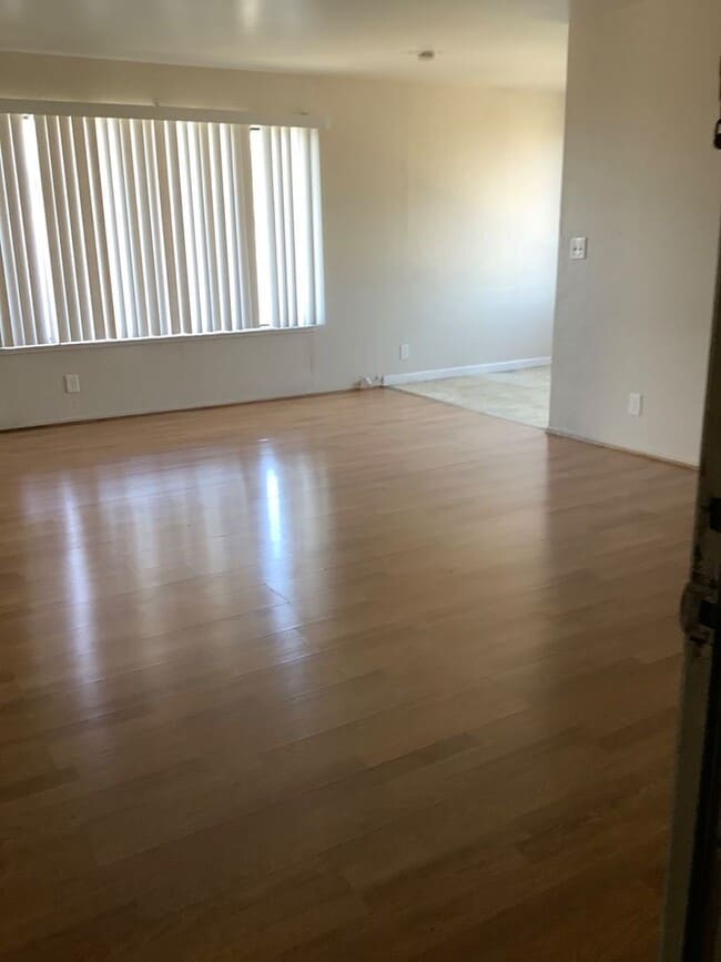 Photo - (254): 709 10th St (Apts A-C)