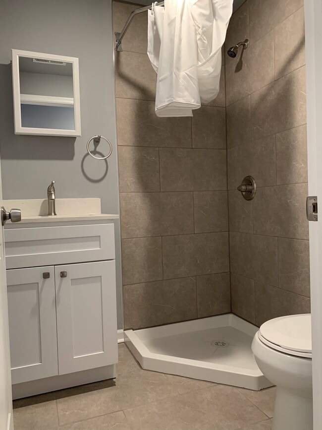 Photo - 517 S 42nd St Apartment