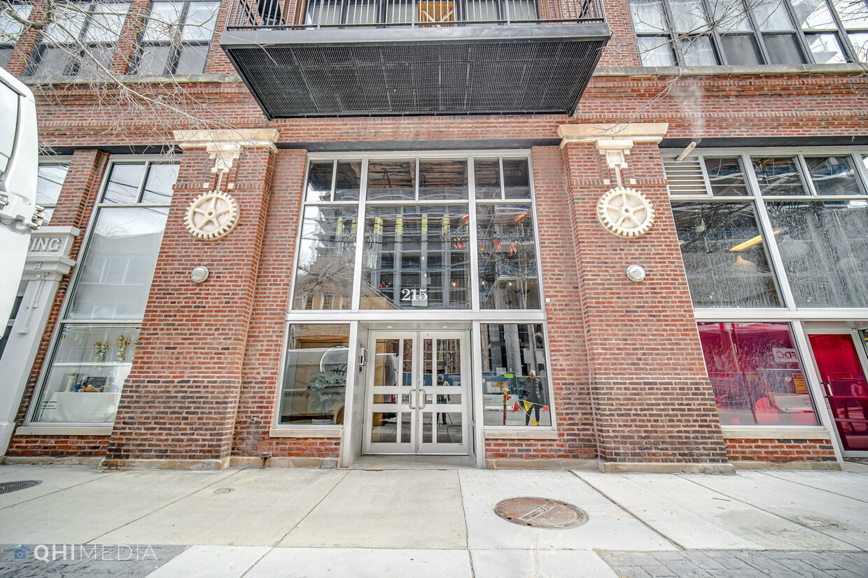 Primary Photo - 215 N Aberdeen St