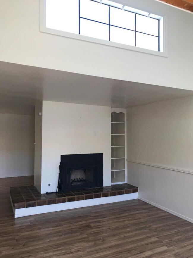 Building Photo - 8255 N Oracle Rd