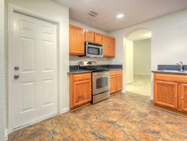 Building Photo - 125 Pennock Landing Cir