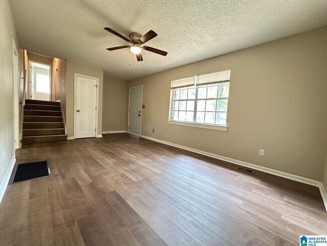 Building Photo - 1608 Azalea Dr