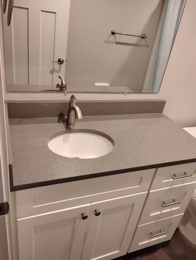 Building Photo - 00830