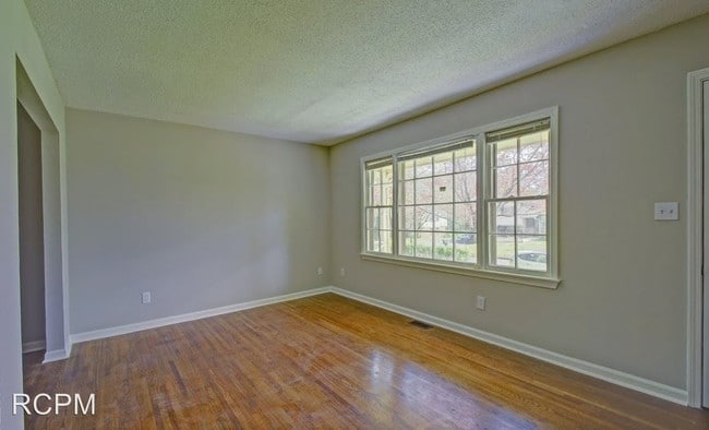 Building Photo - 3 br, 1.5 bath House - 3626 Stag Run Drive