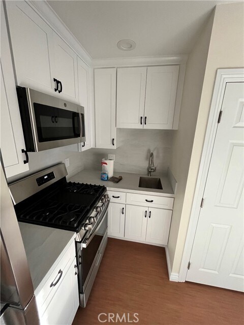 Building Photo - 1113 Riedel Ave
