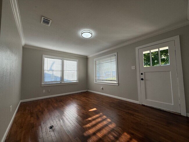 Foto del edificio - 1210 Thelma St