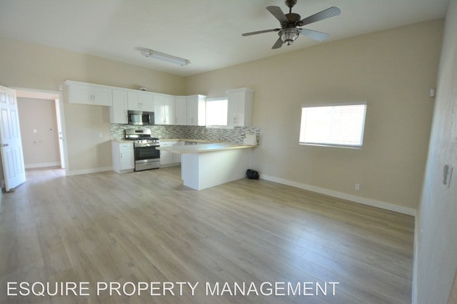 Building Photo - 5 br, 3 bath House - 558 N.MCKINLEY AVE