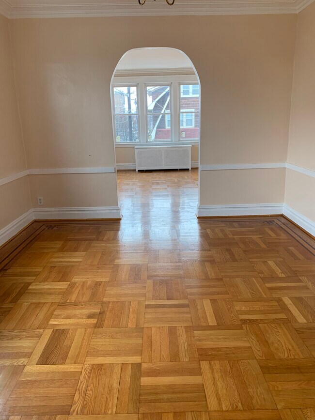 Building Photo - 917 85th St