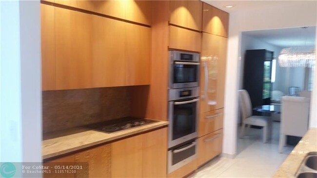 Foto del edificio - 950 SW 138th Ave
