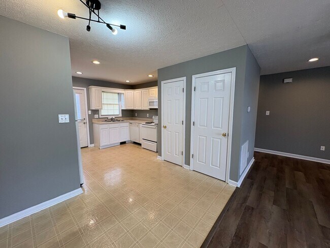 Foto del edificio - 2905 Raintree Dr