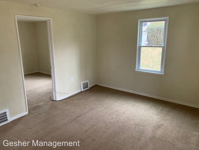 Building Photo - 3 br, 1 bath House - 151 Collins Dr