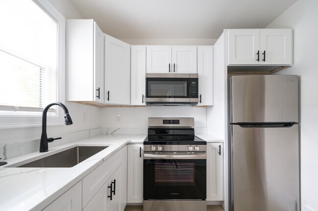 Foto del edificio - Elmgrove Ave