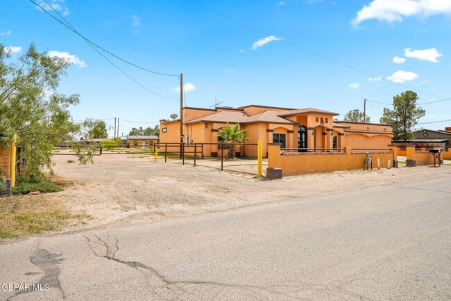 Foto del edificio - 248 S Moon Rd