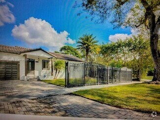Building Photo - 5735 SW 46th Ter