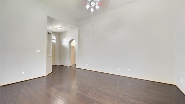 Building Photo - 25235 Saddlebrook Ranch Dr