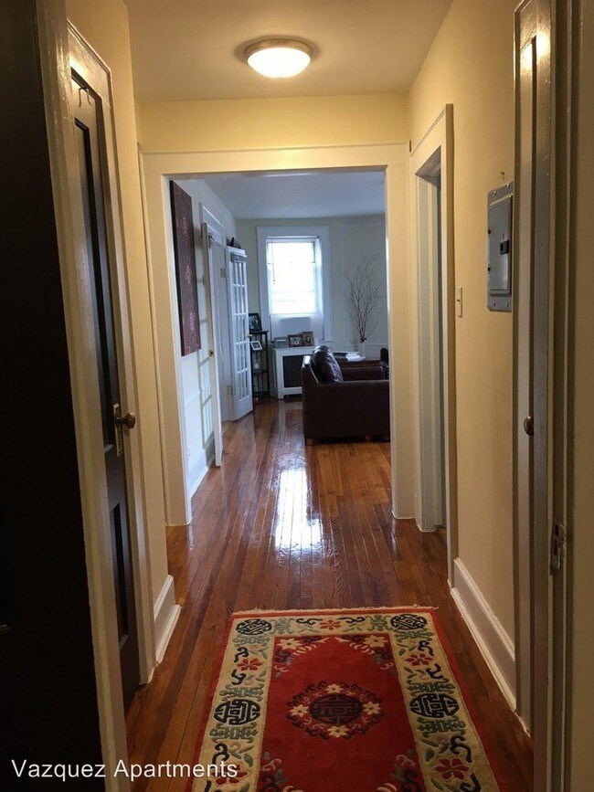 Building Photo - 83 Forest St