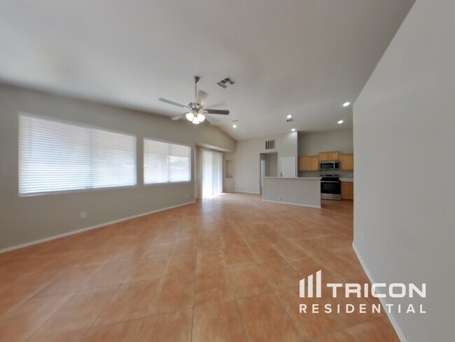 Foto del edificio - 3223 S 73rd Dr