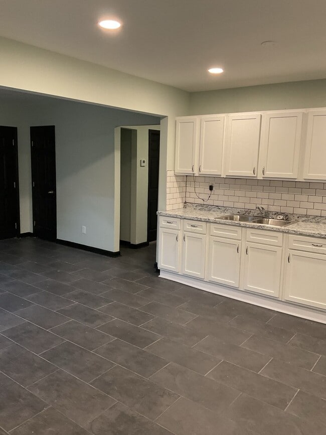 Building Photo - 2816 Arlington Ave