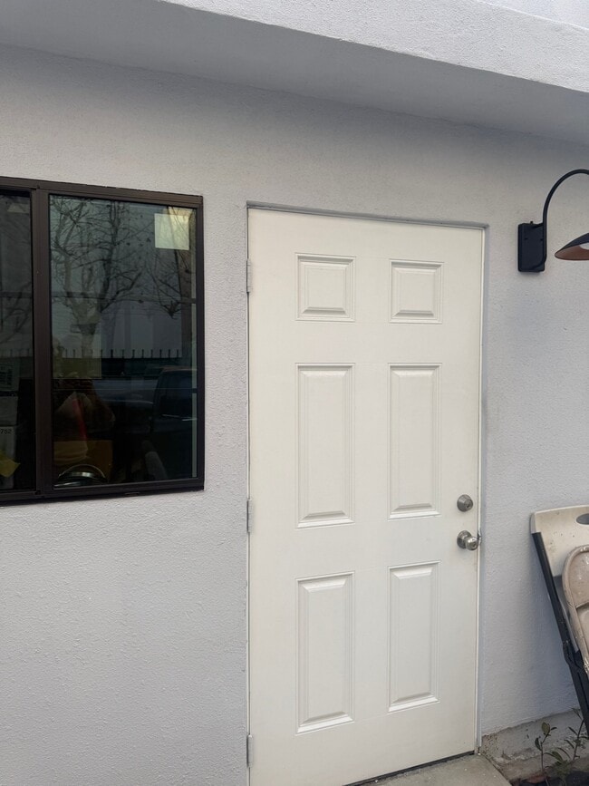 Photo - 1518 N Broadway Apartment