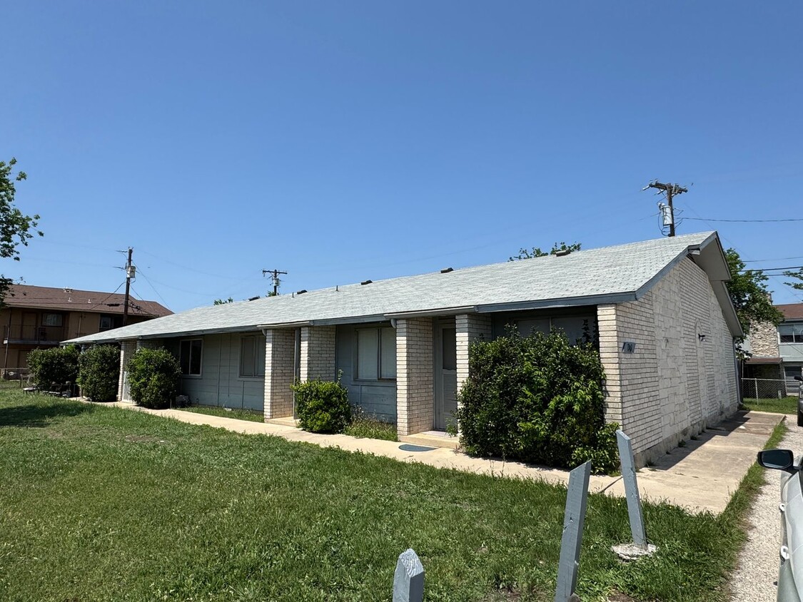 Foto principal - 1301 Willow Springs Rd