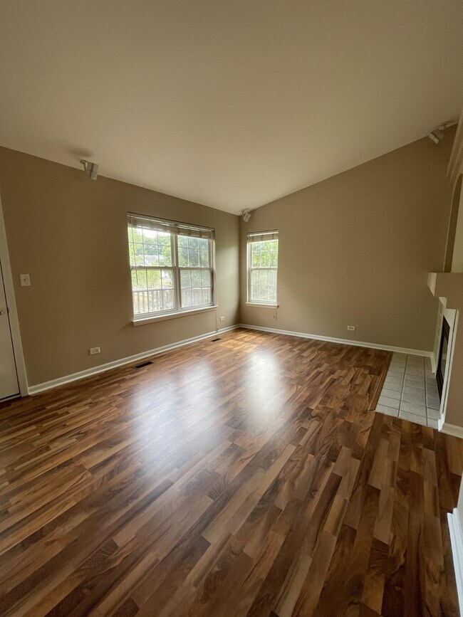 Foto del edificio - 1242 Brookdale Dr