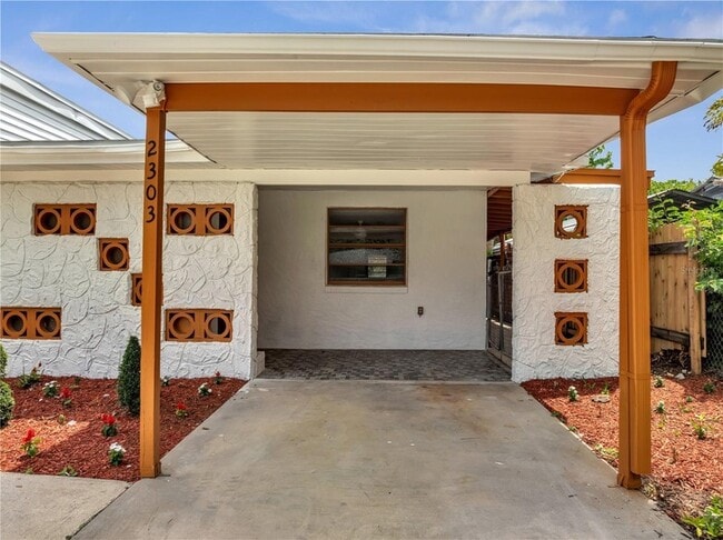 Building Photo - 2303 Bonneville Dr