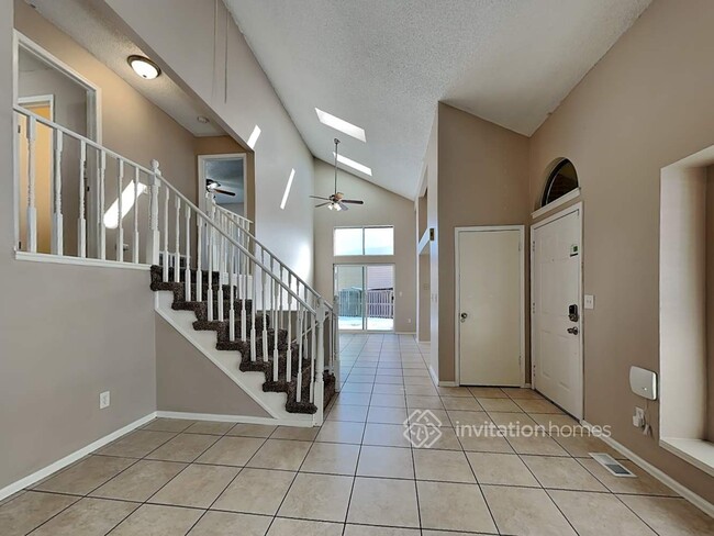 Building Photo - 4672 Biscay St