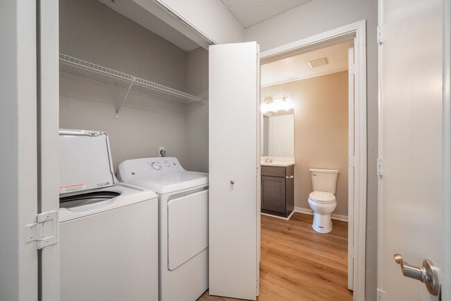 Foto del edificio - Ashwood Valley Apartments