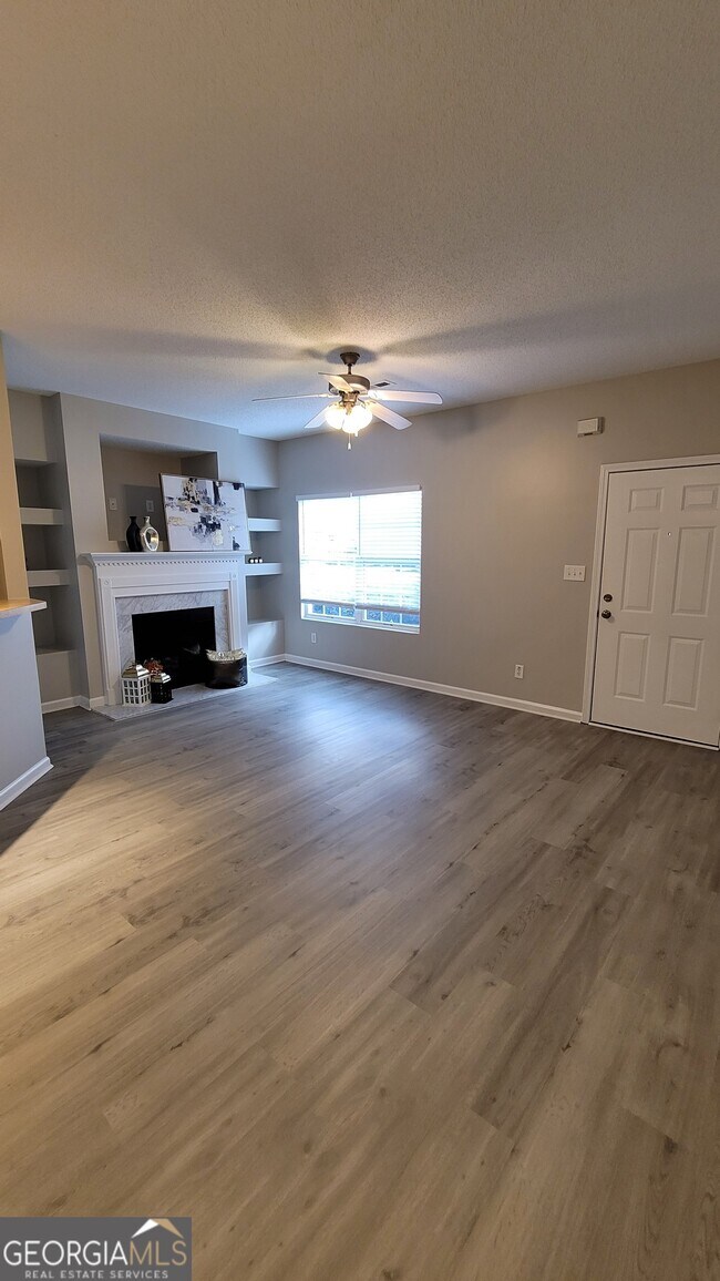Foto del edificio - 4875 W Park Cir