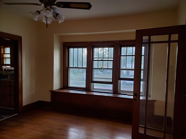 Dinning Room - 902 4th St