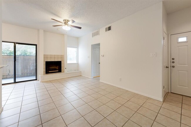 Building Photo - 9100 Mountain Ridge Dr