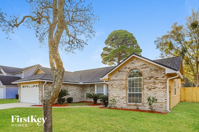 Building Photo - 8726 Bandera Cir S