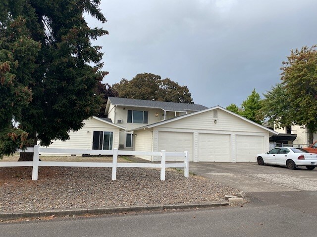 Foto principal - 1817 Cross St SE