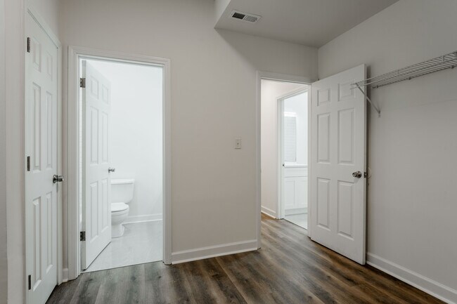 Foto del edificio - 2112 N Campbell Ave