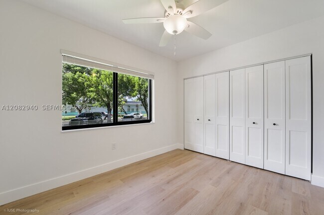 Foto del edificio - 5970 SW 16th St