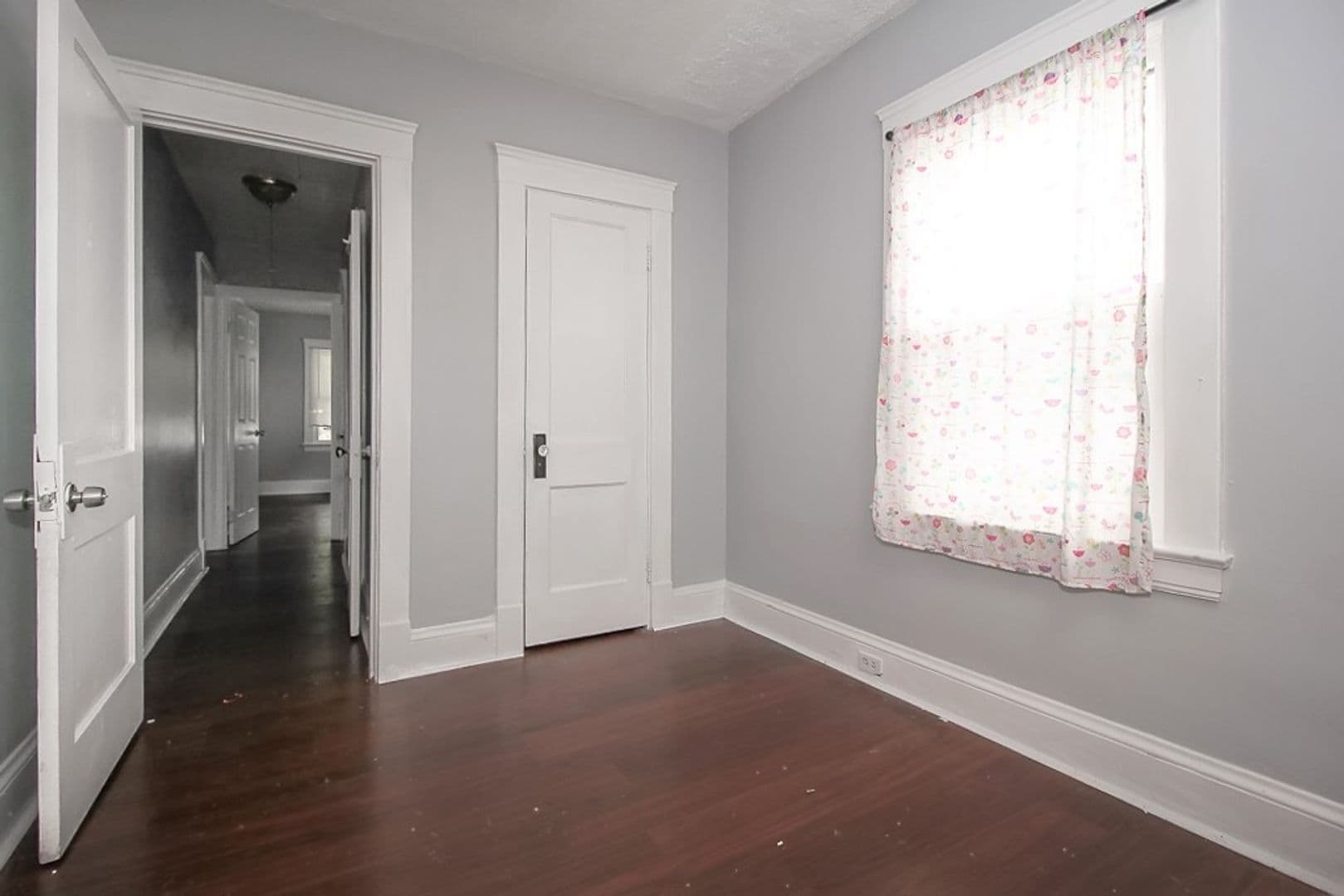 1909 Treadway Ave Cleveland, OH 44109 – photo 2