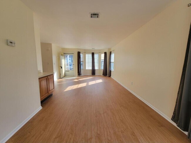 Foto del edificio - 1 Jodhpur Ct