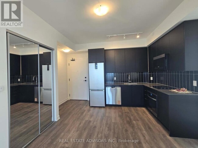 Photo du bâtiment - 498-1498 Caldari Rd