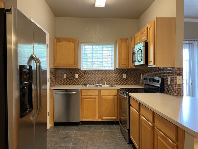 Kitchen - 12833 Tradd St