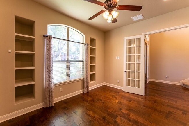 Building Photo - 12911 Medina River Way