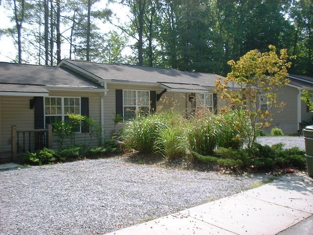 Building Photo - 1820 Lower Ridgewood Blvd