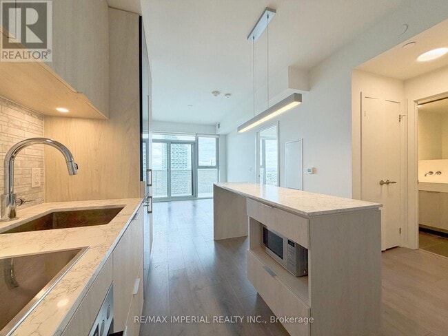 Building Photo - 20 Richardson St