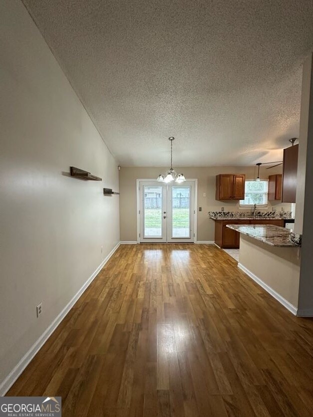 Foto del edificio - 130 Lakeside Dr