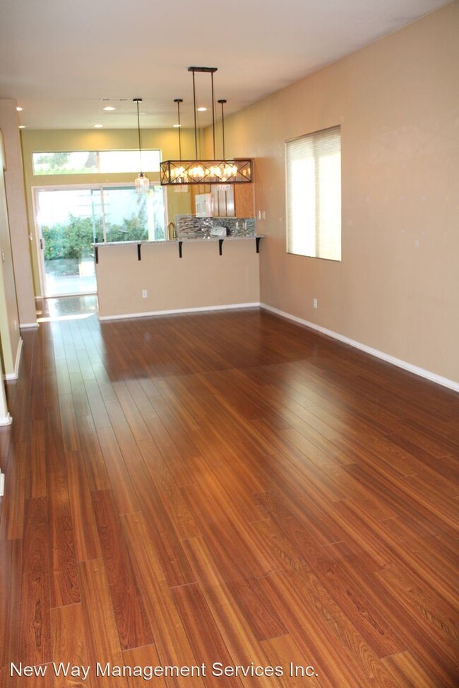 Building Photo - 3 br, 2 bath House - 328 Fall Circle