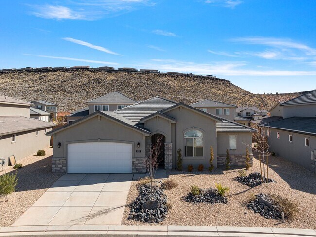 Building Photo - Beautiful Sienna Hills Home!