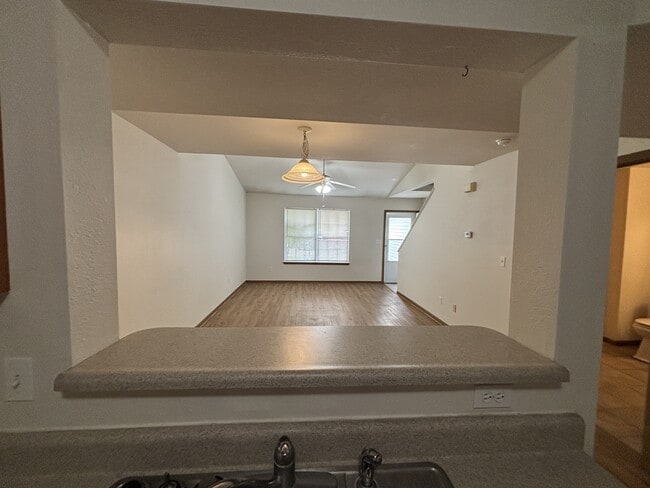 Foto del edificio - 314 Burnside Dr
