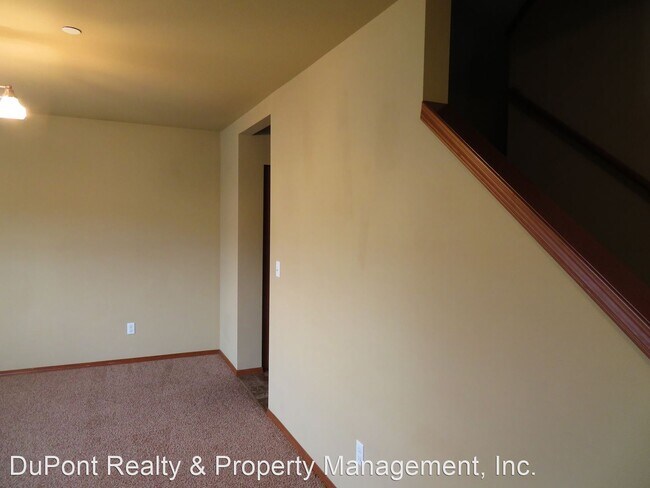 Building Photo - 3 br, 2.5 bath House - 3431 Peterson Street