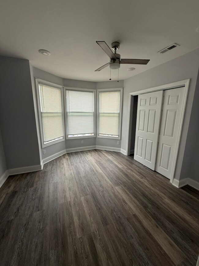 Foto del edificio - 5411 Spring St